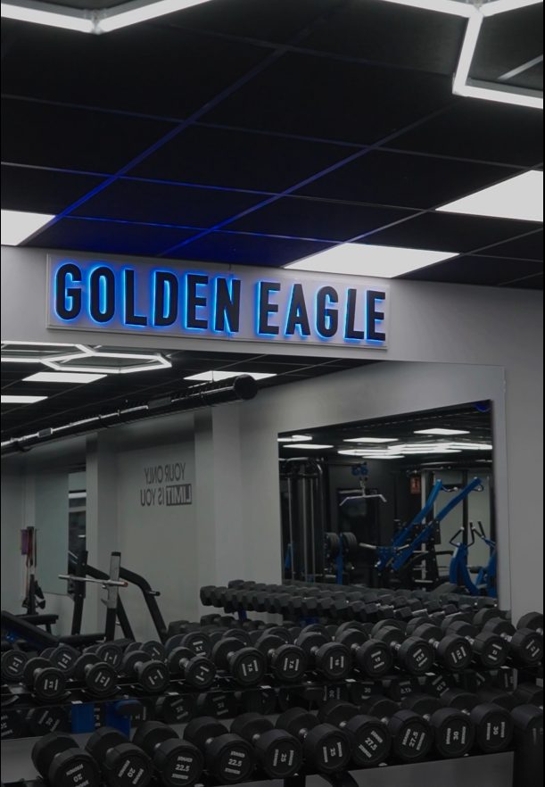 Zona de mancuernas de Golden Eagle
